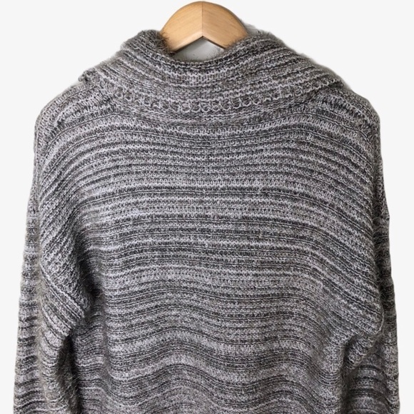 Olive & Oak Cowl Neck Eyelash Sweater Chunky Gray Size XL Knit - Picture 4 of 7